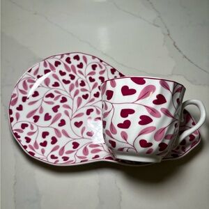 Grace Teaware 2-Piece Heart Vine Pink Tea Cup & Extended Snack Style Saucer Set